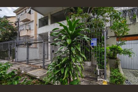 Apartamento à venda com 126m², 3 quartos e 2 vagas Apartamento à venda com 126m², 3 quartos e 2 vagasPlaca