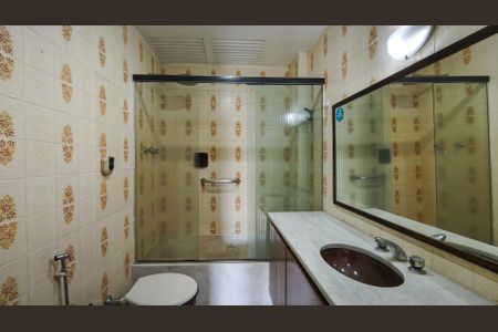 Apartamento à venda com 126m², 3 quartos e 2 vagas Apartamento à venda com 126m², 3 quartos e 2 vagasBanheiro da Suíte