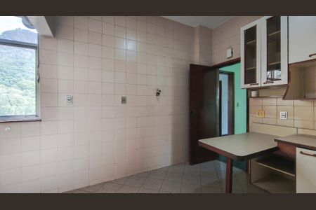 Apartamento à venda com 126m², 3 quartos e 2 vagas Apartamento à venda com 126m², 3 quartos e 2 vagasCozinha