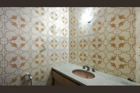 Apartamento à venda com 126m², 3 quartos e 2 vagas Apartamento à venda com 126m², 3 quartos e 2 vagasBanheiro Corredor