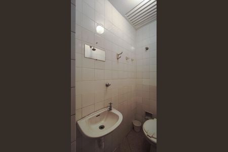 Apartamento à venda com 126m², 3 quartos e 2 vagas Apartamento à venda com 126m², 3 quartos e 2 vagasBanheiro de serviço