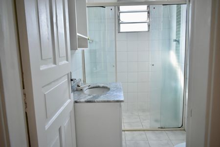 Casa à venda com 130m², 3 quartos e 2 vagasBanheiro Social