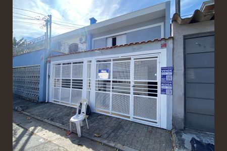 Casa à venda com 130m², 3 quartos e 2 vagasFachada e Placa