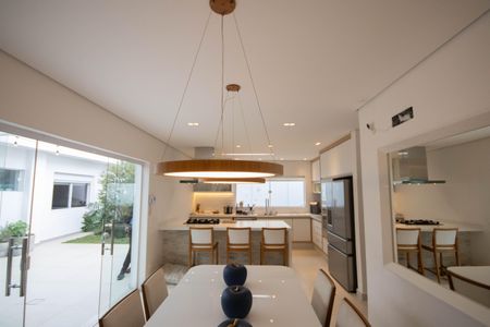 Casa à venda com 390m², 3 quartos e 5 vagas Casa à venda com 390m², 3 quartos e 5 vagasCopa