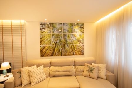 Casa à venda com 390m², 3 quartos e 5 vagas Casa à venda com 390m², 3 quartos e 5 vagasSala