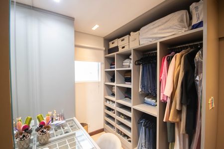 Casa à venda com 390m², 3 quartos e 5 vagas Casa à venda com 390m², 3 quartos e 5 vagasCloset da suíte 1