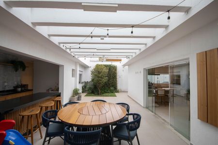 Casa à venda com 390m², 3 quartos e 5 vagas Casa à venda com 390m², 3 quartos e 5 vagasEspaço Gourmet