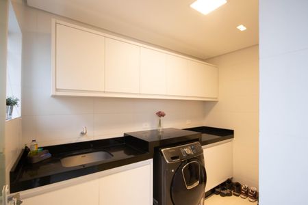 Casa à venda com 390m², 3 quartos e 5 vagas Casa à venda com 390m², 3 quartos e 5 vagasÁrea de Serviço