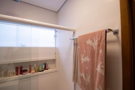 Casa à venda com 390m², 3 quartos e 5 vagas Casa à venda com 390m², 3 quartos e 5 vagasBanheiro da Suíte 2