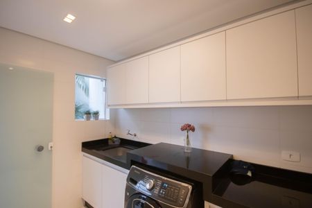 Casa à venda com 390m², 3 quartos e 5 vagas Casa à venda com 390m², 3 quartos e 5 vagasÁrea de Serviço