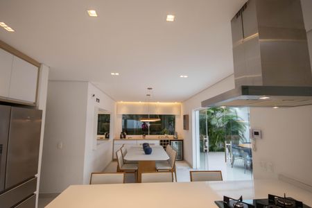 Casa à venda com 390m², 3 quartos e 5 vagas Casa à venda com 390m², 3 quartos e 5 vagasCopa