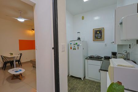 Apartamento à venda com 53m², 1 quarto e sem vaga Apartamento à venda com 53m², 1 quarto e sem vagaCozinha e Área de Serviço