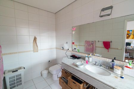 Casa à venda com 589m², 4 quartos e 3 vagas Casa à venda com 589m², 4 quartos e 3 vagasBanheiro da Suíte 3