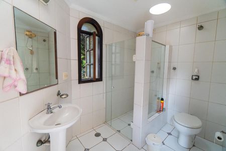 Casa à venda com 589m², 4 quartos e 3 vagas Casa à venda com 589m², 4 quartos e 3 vagasBanheiro da Sauna