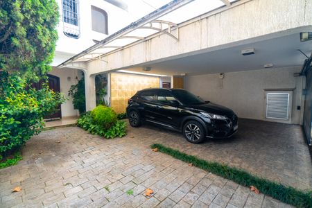 Casa à venda com 589m², 4 quartos e 3 vagas Casa à venda com 589m², 4 quartos e 3 vagasGaragem