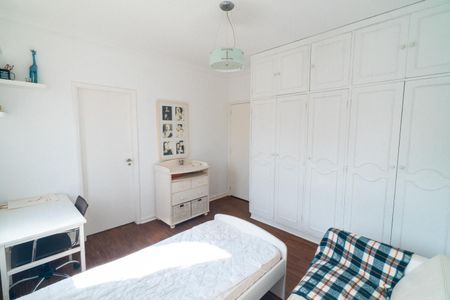 Casa à venda com 589m², 4 quartos e 3 vagas Casa à venda com 589m², 4 quartos e 3 vagasSuíte 2