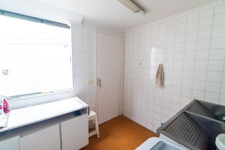 Casa à venda com 589m², 4 quartos e 3 vagas Casa à venda com 589m², 4 quartos e 3 vagasÁrea de Serviço