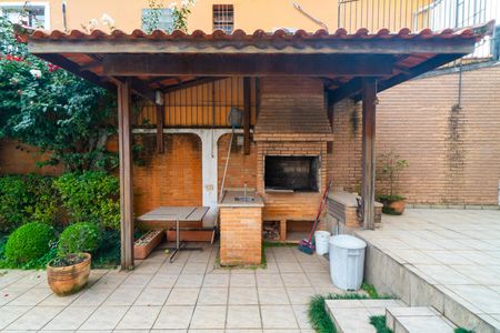 Casa à venda com 589m², 4 quartos e 3 vagas Casa à venda com 589m², 4 quartos e 3 vagasChurrasqueira