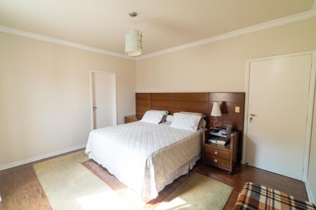 Casa à venda com 589m², 4 quartos e 3 vagas Casa à venda com 589m², 4 quartos e 3 vagasSuíte 1