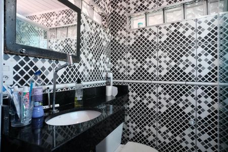 Casa à venda com 200m², 3 quartos e 3 vagasBanheiro da Suíte 1