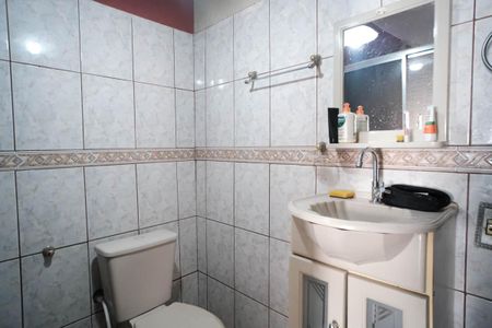 Casa à venda com 200m², 3 quartos e 3 vagasBanheiro da Suíte 2