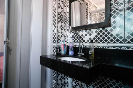 Casa à venda com 200m², 3 quartos e 3 vagasBanheiro da Suíte 1