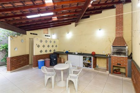 Casa para alugar com 140m², 4 quartos e 5 vagas Casa para alugar com 140m², 4 quartos e 5 vagasQuintal