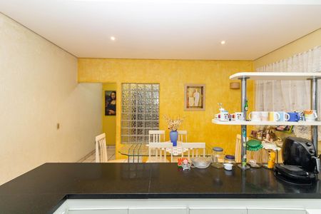 Casa para alugar com 140m², 4 quartos e 5 vagas Casa para alugar com 140m², 4 quartos e 5 vagasCozinha