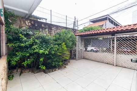 Casa para alugar com 140m², 4 quartos e 5 vagas Casa para alugar com 140m², 4 quartos e 5 vagasGaragem