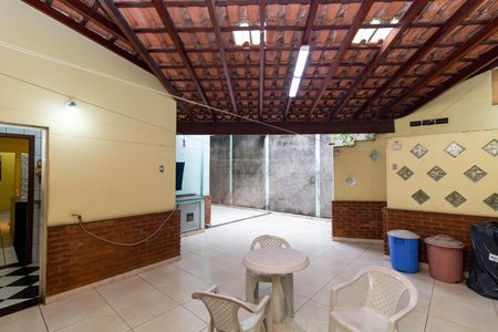 Casa para alugar com 140m², 4 quartos e 5 vagas Casa para alugar com 140m², 4 quartos e 5 vagasQuintal