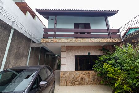 Casa para alugar com 140m², 4 quartos e 5 vagas Casa para alugar com 140m², 4 quartos e 5 vagasGaragem