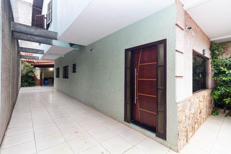Casa para alugar com 140m², 4 quartos e 5 vagas Casa para alugar com 140m², 4 quartos e 5 vagasQuintal