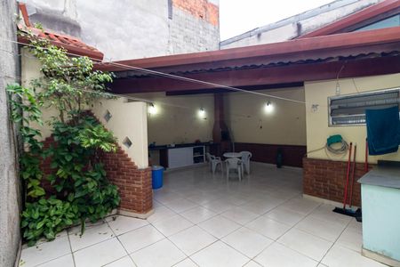 Casa para alugar com 140m², 4 quartos e 5 vagas Casa para alugar com 140m², 4 quartos e 5 vagasQuintal