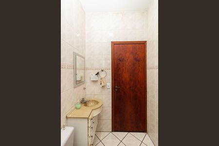 Casa para alugar com 140m², 4 quartos e 5 vagas Casa para alugar com 140m², 4 quartos e 5 vagasBanheiro 3
