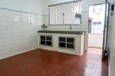 Casa à venda com 117m², 2 quartos e 1 vaga