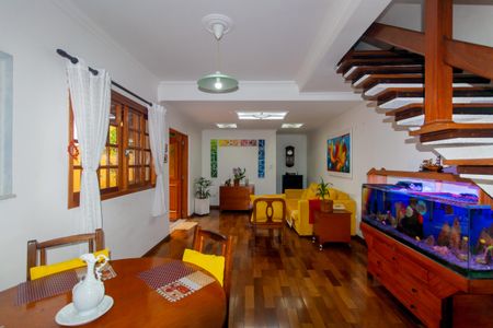 Casa à venda com 300m², 6 quartos e 3 vagasSala