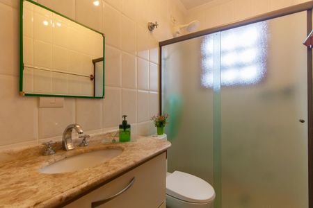 Casa à venda com 300m², 6 quartos e 3 vagasBanheiro 