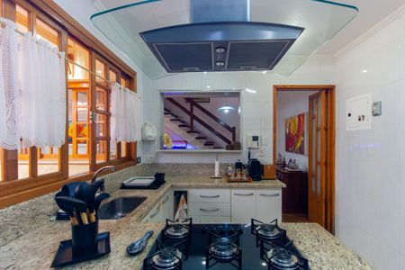 Casa à venda com 300m², 6 quartos e 3 vagasCozinha