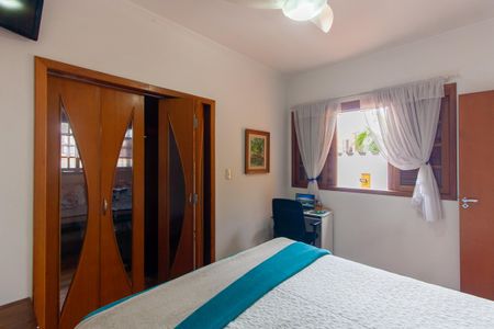 Casa à venda com 300m², 6 quartos e 3 vagasSuíte