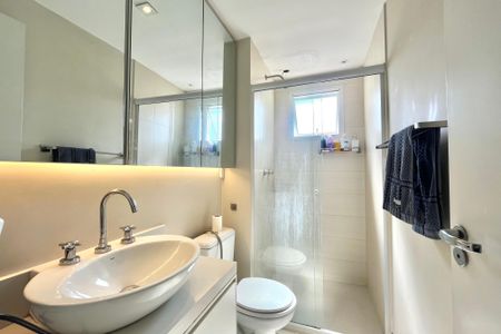 Apartamento à venda com 100m², 3 quartos e 2 vagasBanheiro 