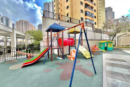 Apartamento à venda com 100m², 3 quartos e 2 vagasÁrea comum - Playground