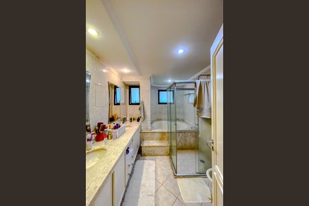 Apartamento para alugar com 223m², 3 quartos e 3 vagasBanheiro da Suíte 3