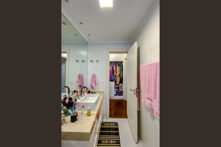 Apartamento para alugar com 223m², 3 quartos e 3 vagasBanheiro da Suíte 2