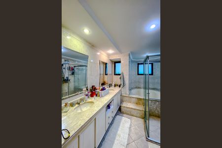 Apartamento para alugar com 223m², 3 quartos e 3 vagasBanheiro da Suíte 3