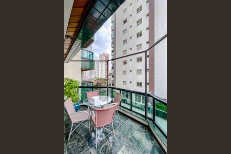 Apartamento para alugar com 223m², 3 quartos e 3 vagasSala