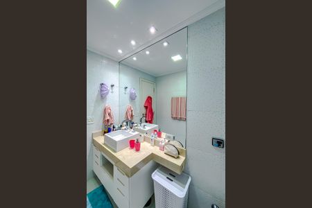 Apartamento para alugar com 223m², 3 quartos e 3 vagasBanheiro da Suíte 1