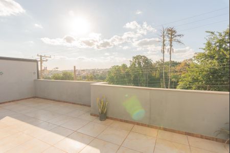 Casa à venda com 99m², 3 quartos e 2 vagasTerraço