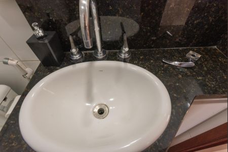 Casa à venda com 99m², 3 quartos e 2 vagasBanheiro Social