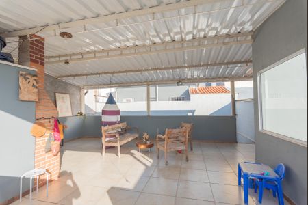 Casa à venda com 99m², 3 quartos e 2 vagasTerraço