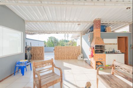 Casa à venda com 99m², 3 quartos e 2 vagasTerraço